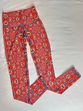 Wolven Fractal Print High Waisted Leggings Size S Colorful Yoga Activewear